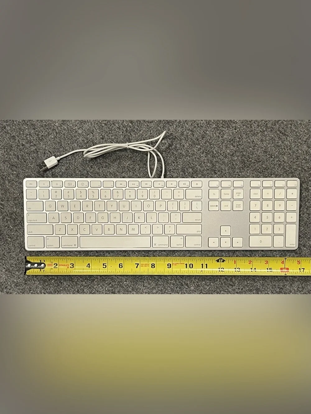 Apple Office Keyboard A1243 No. 2171 2 USB Ports